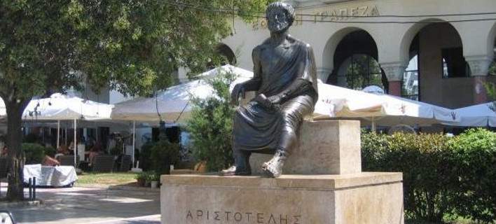 Ο Γ. Μπουτάρης πιέζει για την μεταφορά του αγάλματος του Αριστοτέλη σε πιο κεντρικό σημείο της Θεσσαλονίκης